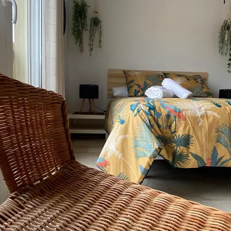Lunaroom Center & Quiet Homestay *