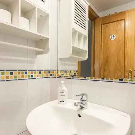Homestay Lunaroom Center & Quiet Malaga